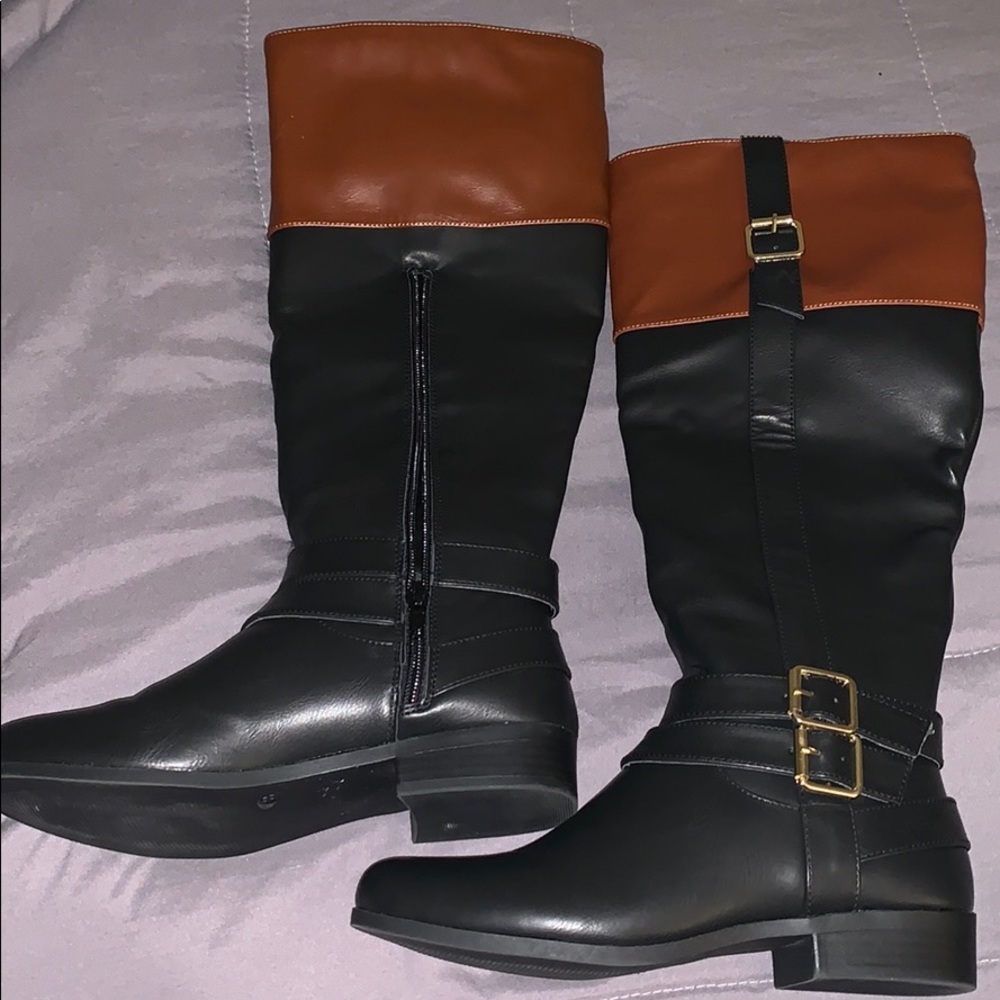 Black knee boots